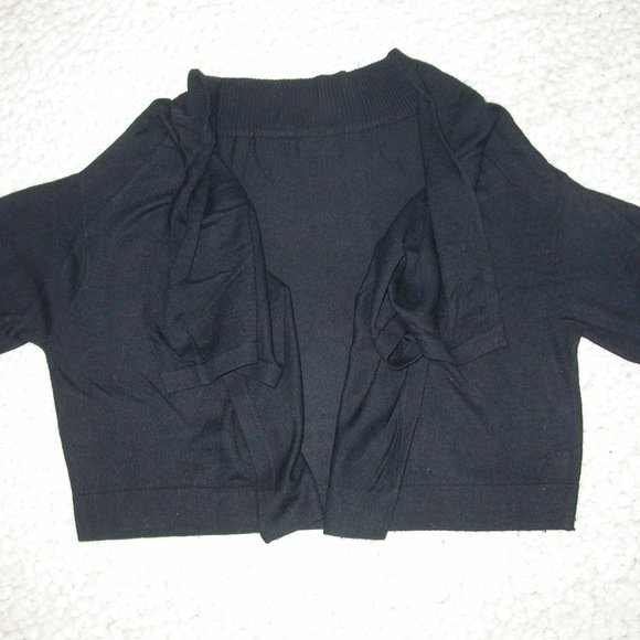 Black Soft Draped Cropped Sweater - Picture 5 of 9